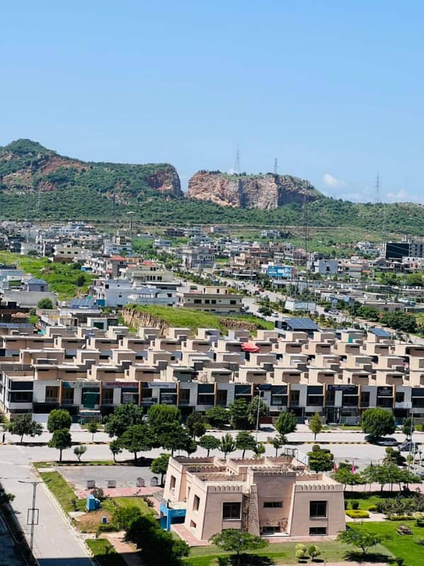 Prime Location 35x70 plot for sale in B-17 block E 12