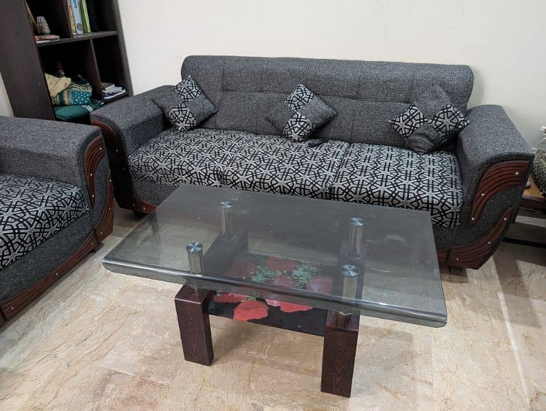 5 Seater Sofa set with Table 1