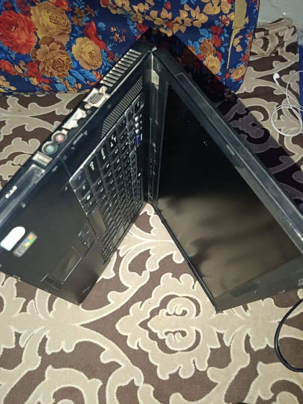 Lenovo Thinkpad R611 6