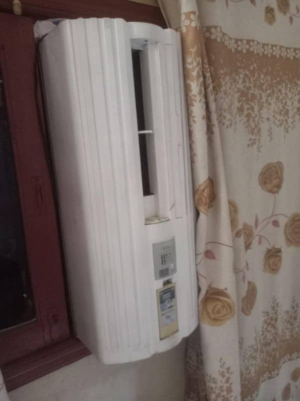 Portable AC 100% working condition 1