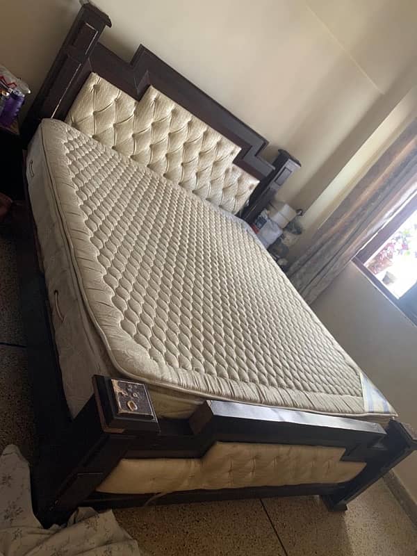 king bed with 2 side tables and mattress 8