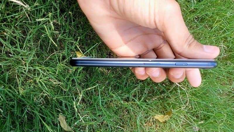IPhone se 3 Forsale A15black 90percent helath like a newphone 10/10 2