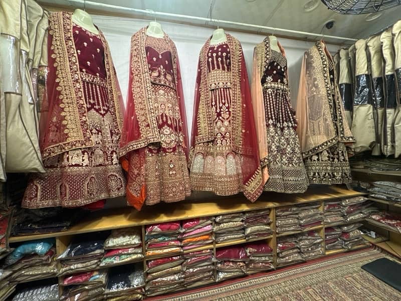 لہنگا میکسی شیروانی ساڑھی پارٹی وئیر ڈریس اور ہر قسم کی جیولری 5