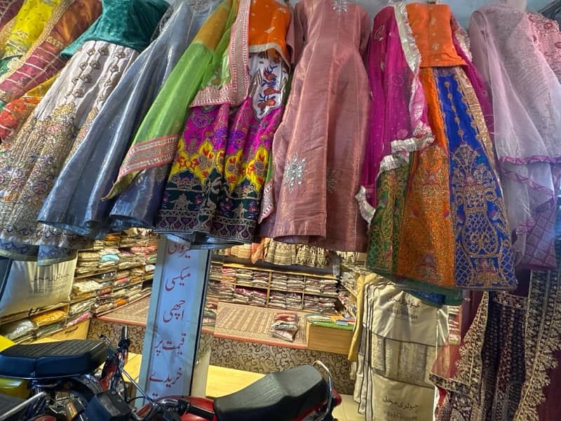 لہنگا میکسی شیروانی ساڑھی پارٹی وئیر ڈریس اور ہر قسم کی جیولری 6