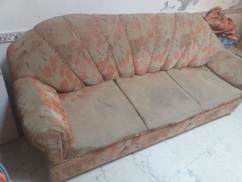 A single sofa 1