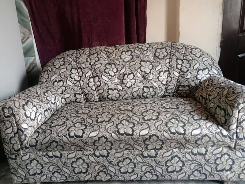 urgent sale sofas 0.3. 2.1. 4.4. 6.8. 2.8. 2 0