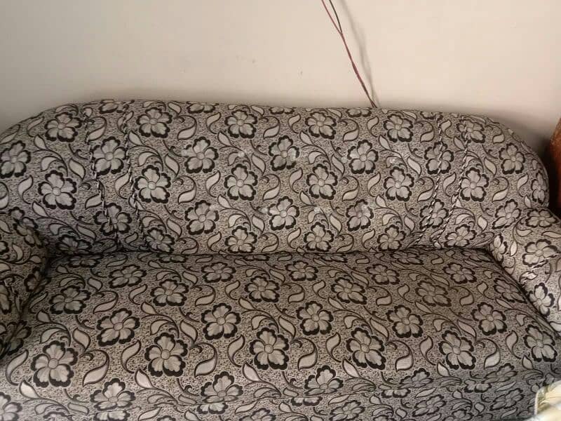 urgent sale sofas 0.3. 2.1. 4.4. 6.8. 2.8. 2 2