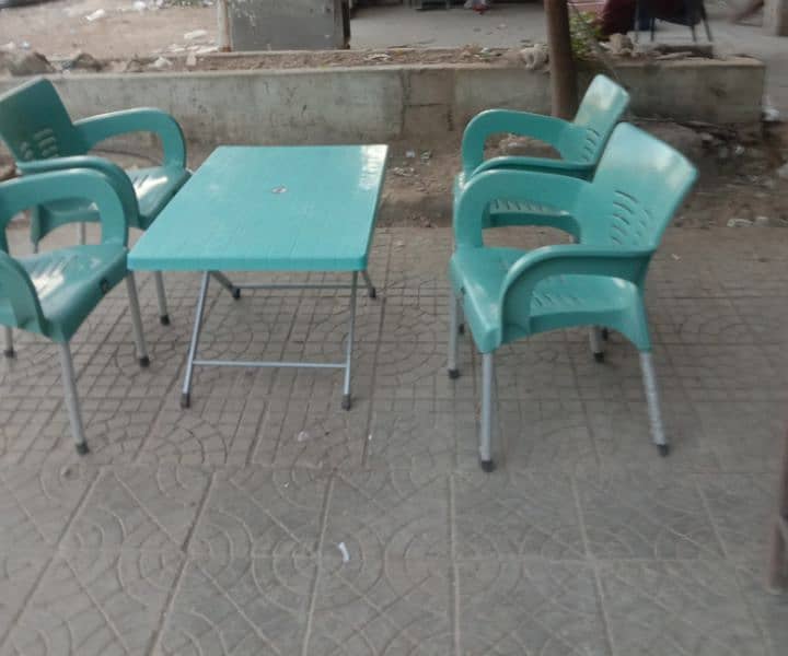 Chai setup with table chairs for sale 3