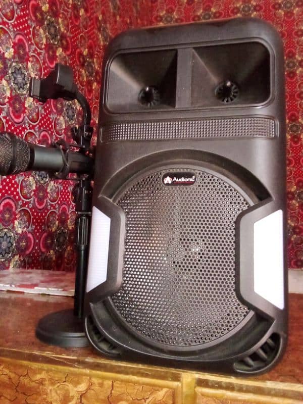 Audionic Royal 7 Bluetooth Speaker with Stand and Microphone 3
