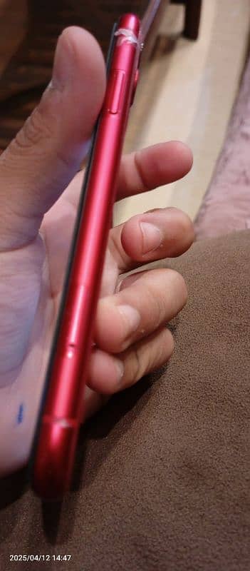 IPHONE 11 RED COLOUR 64GB JV MINOR BACK BREAK 13