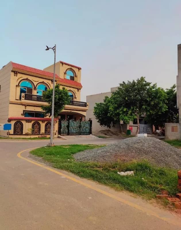 5-Marla Corner Plot Near To Park On Prime Location Near 2 Km Ring Road Plot Available For Sale In New Lahore City Near To Bahria Town Lahore 0