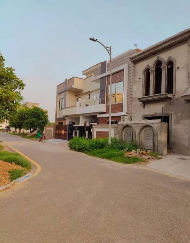 5-Marla Corner Plot Near To Park On Prime Location Near 2 Km Ring Road Plot Available For Sale In New Lahore City Near To Bahria Town Lahore 5