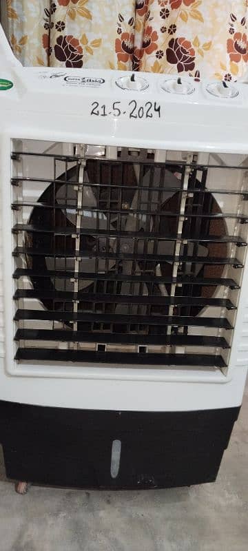 new asia 1 room color new 10/10  condition 3