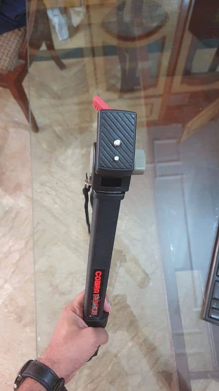 cobra Eclipse momopod stand for camera 3