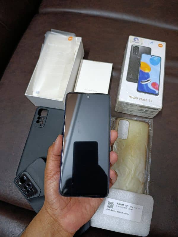 Redmi Note 11 6GB / 128 GB with box new condition 3