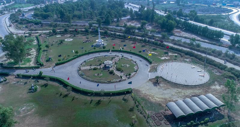 Q BLOCK 2 KANAL PLOT 4 SELL HOT PLOT 1