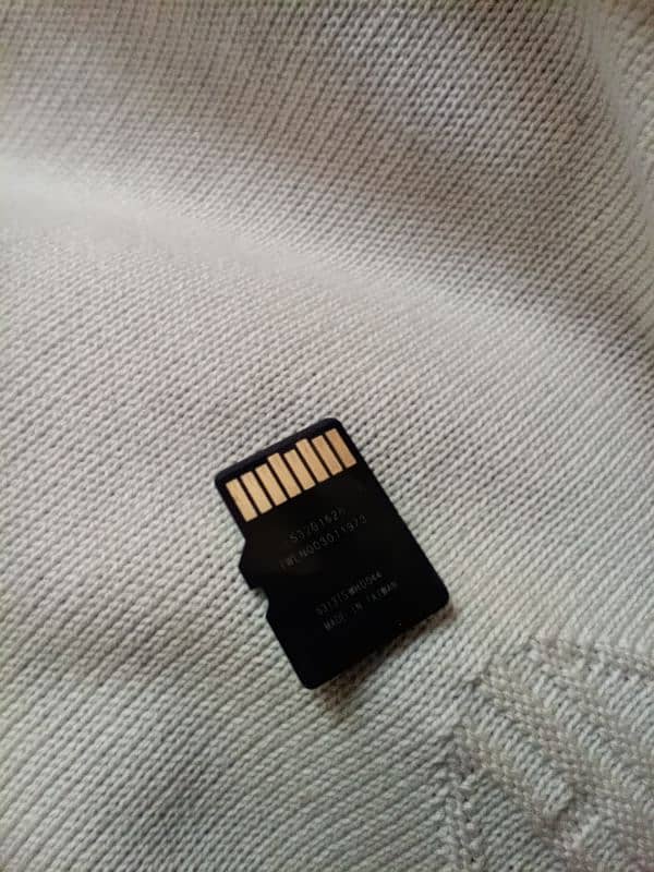 SanDisk 32gb Class 10 Micro SD card 3