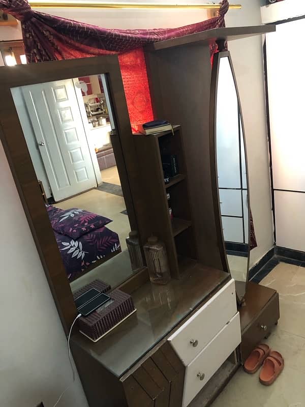 wooden Dressing Table 4