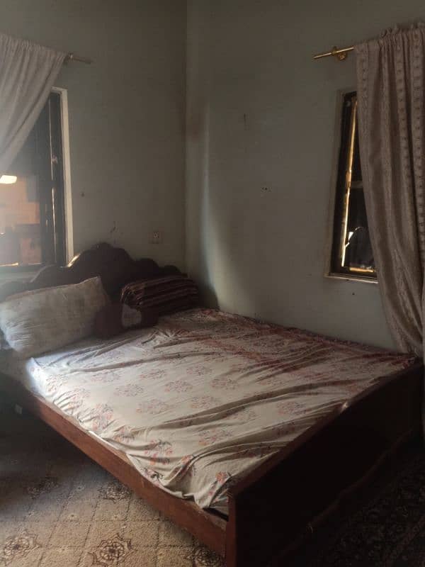 urgently sale my pure wood bed with diamond mattress 1