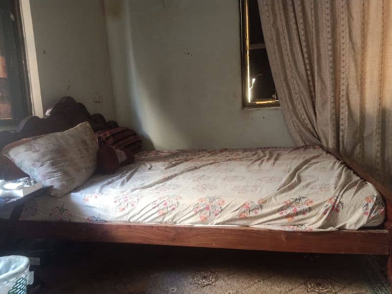 urgently sale my pure wood bed with diamond mattress 3