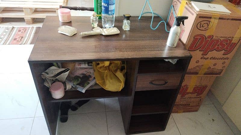 study table 0