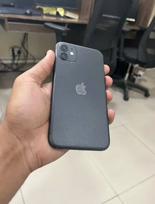 10/10 New condition iPhone 11 1