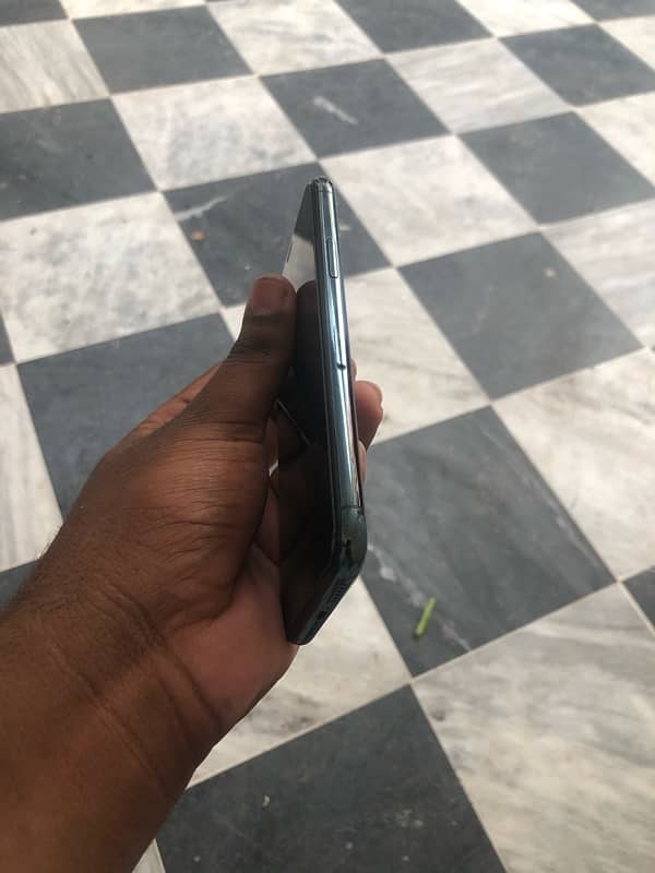 iPhone 11 Pro JV 8