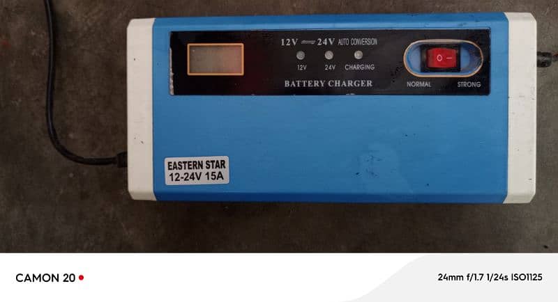 Ups battery with cahrger complet set ! 1