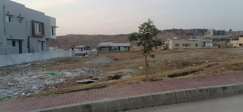 27 MARLA HEIGHTED RESIDENTIAL PLOT AVAILABLE FOR SALE IN BAHRIA HAMLET 0