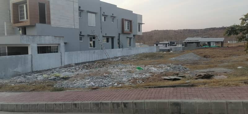 27 MARLA HEIGHTED RESIDENTIAL PLOT AVAILABLE FOR SALE IN BAHRIA HAMLET 1