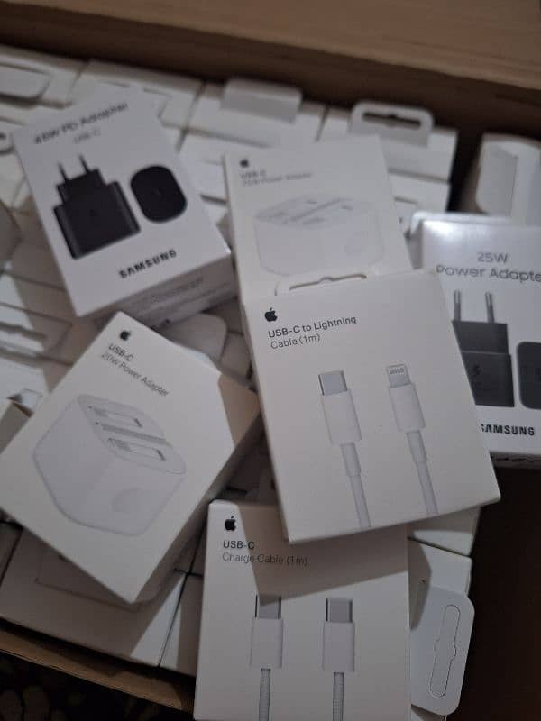 top A quality Iphone Adapter and orginal cabels and samsung addapters 2