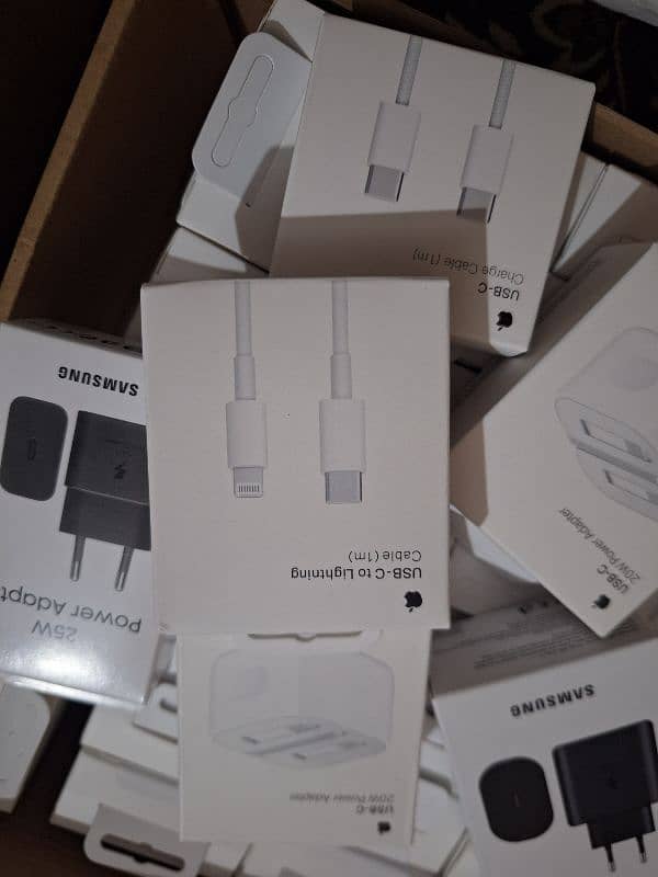 top A quality Iphone Adapter and orginal cabels and samsung addapters 3