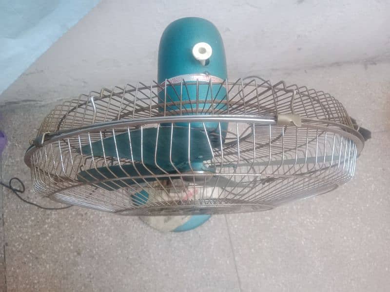 12 Volt Pedestal Fan with Battery Charger for Sale 2