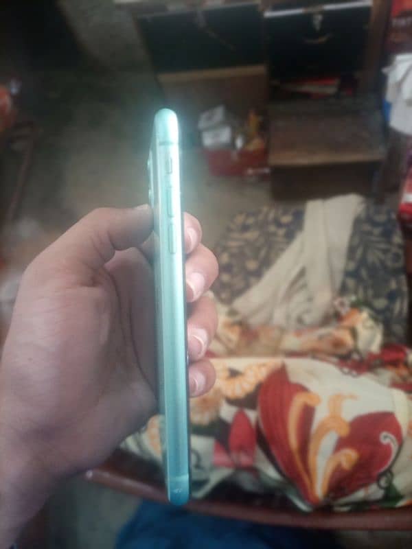 iPhone 11 non PTA jv 10/10 4