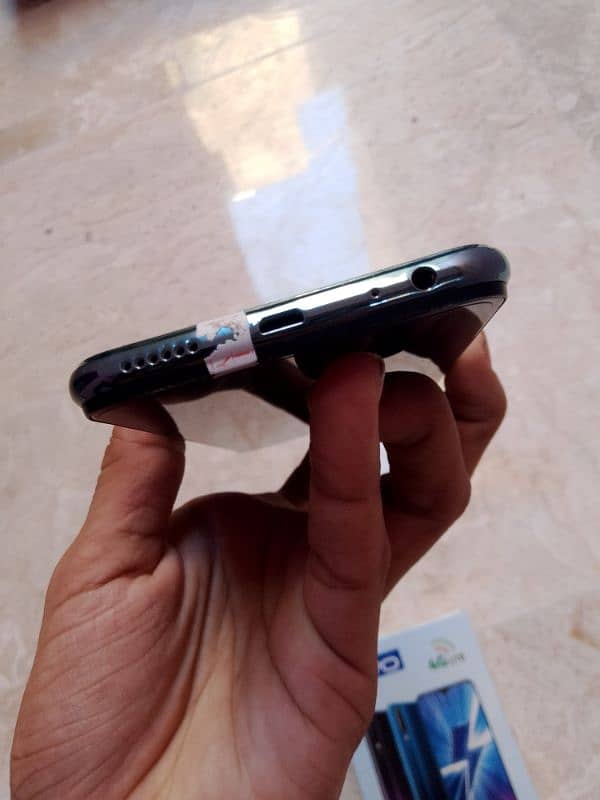 vivo y17 2