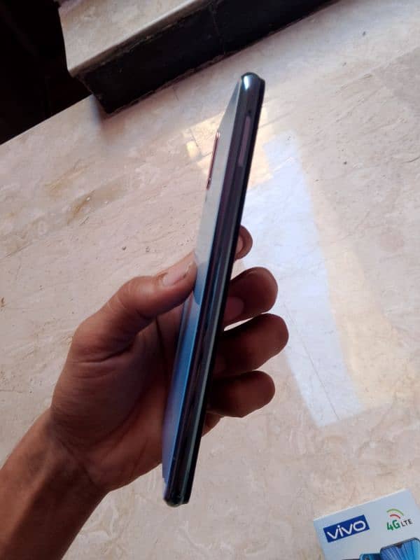 vivo y17 4