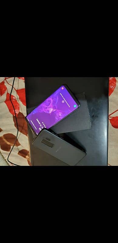 Samsung S9 plus with BOX and cable 6 128