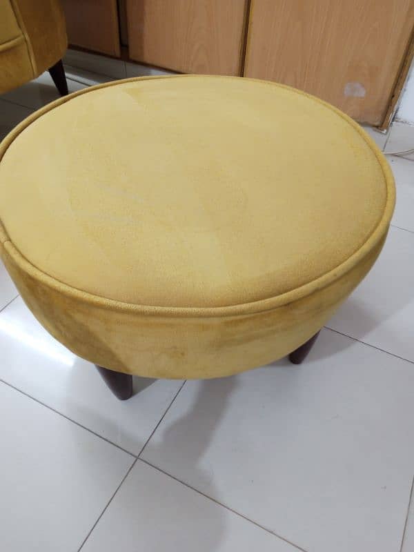 beautiful latest coffee set with a stool 2 feet. bright mustard colour 5