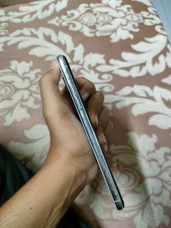 Iphone Xsmax 256 gb pta approved 7
