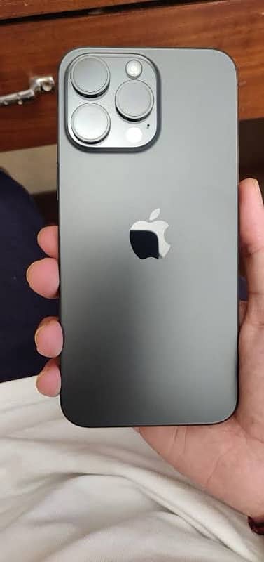 15 pro max factory, unlock full box 256gb 10/10 condition colour black 1