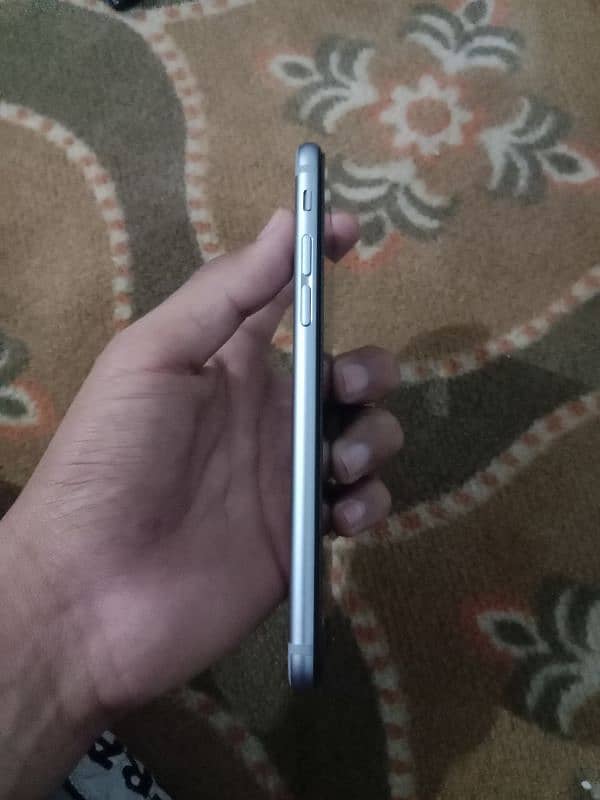 Apple Iphone 6 in good condition 3