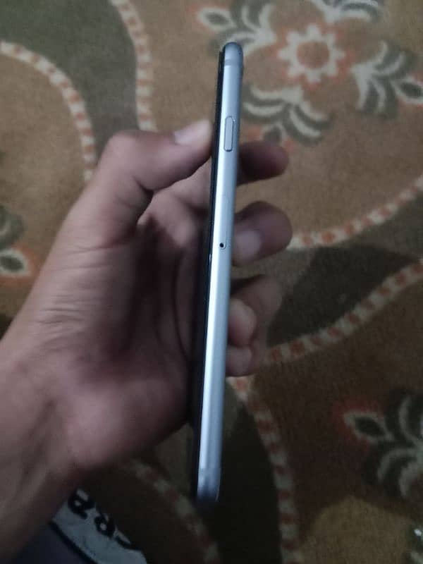 Apple Iphone 6 in good condition 4