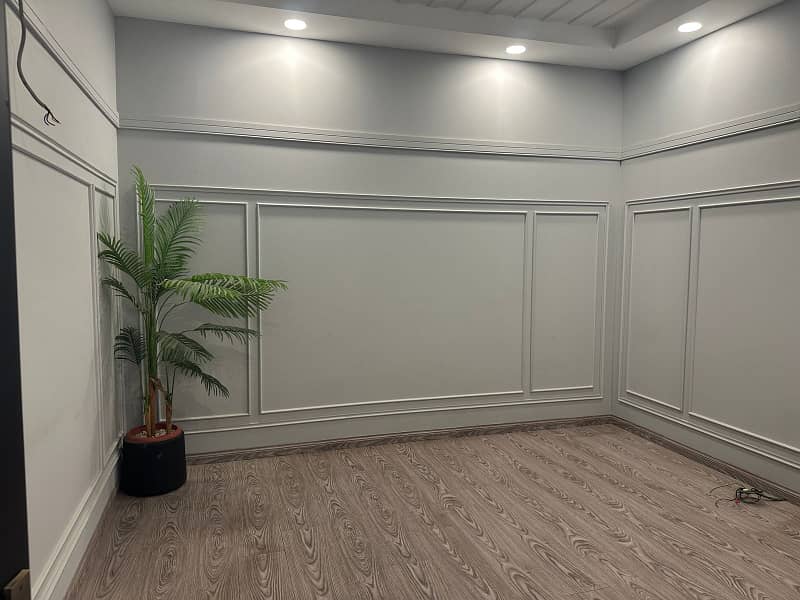 1000 Sq Yards Ground Floor Portion Near Shahrah E Faisal For Commercial Use With Huge Car Parking Area 0