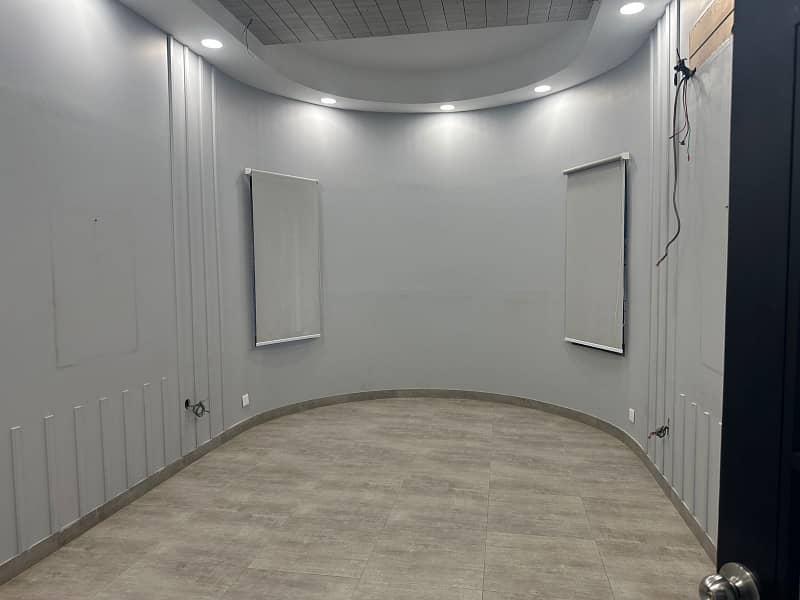 1000 Sq Yards Ground Floor Portion Near Shahrah E Faisal For Commercial Use With Huge Car Parking Area 9