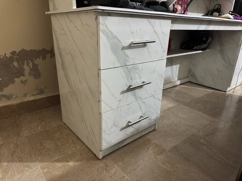 Computer plus TV table With drawer with Matte finish 3