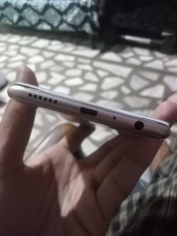 Oppo F3 with box [16MP Front] best for hotspot and Camera 5