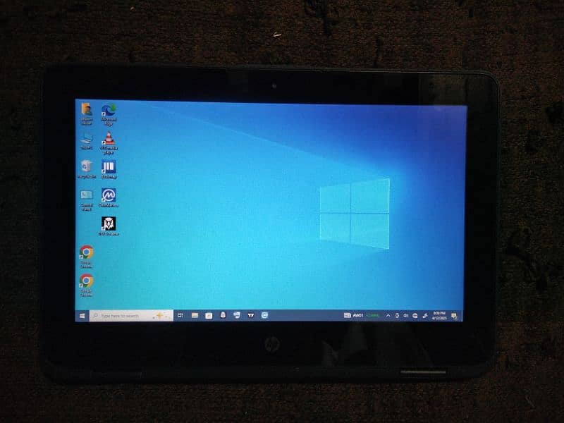 HP touch screen laptop (window 10) 8