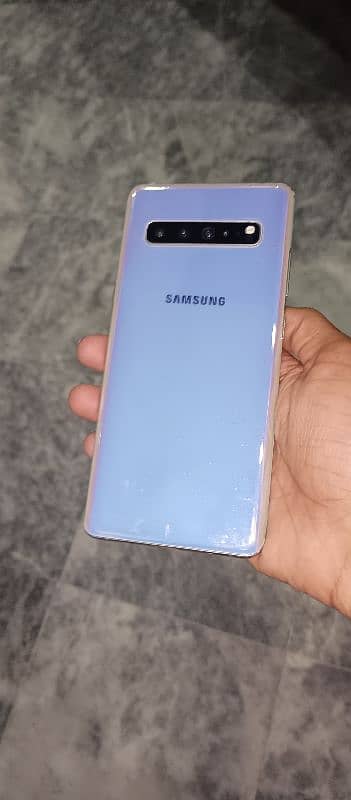 Exchange Samsung Galaxy S10 plus 5g ,8/512 , PTA pa*ch , minor dots 4