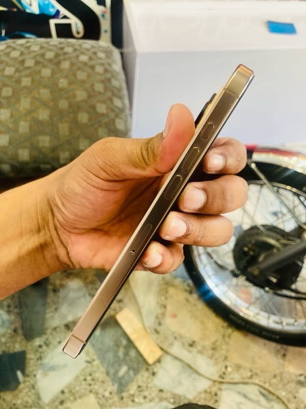 Iphone 16 pro max desert titanium non pta 256gb 5