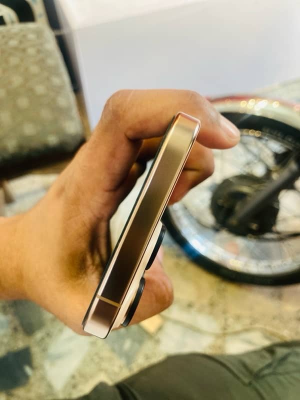 Iphone 16 pro max desert titanium non pta 256gb 4